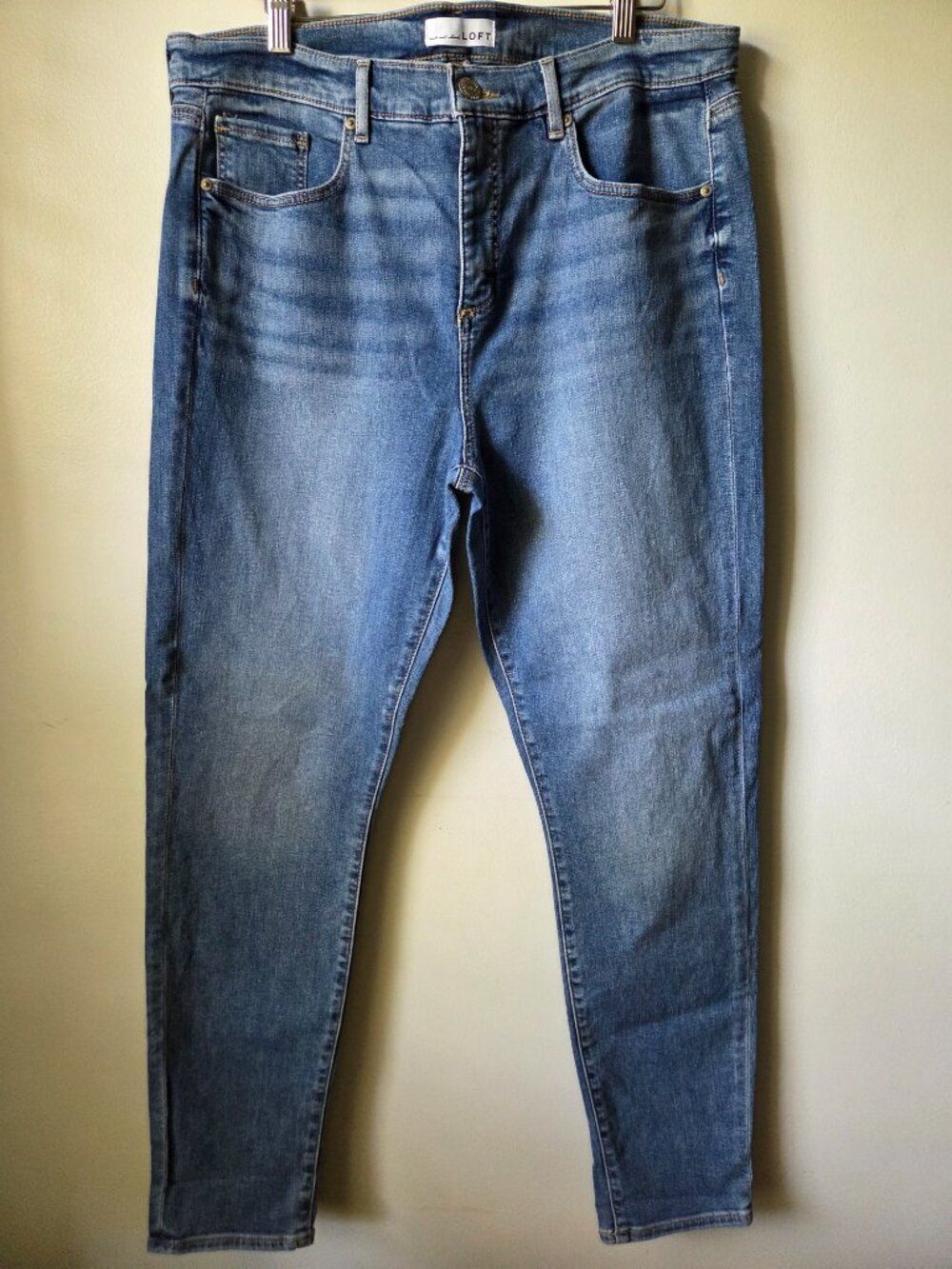 EUC LOFT MADE AND LOVED SKINNY CROP JEANS SIZE 32 / 14